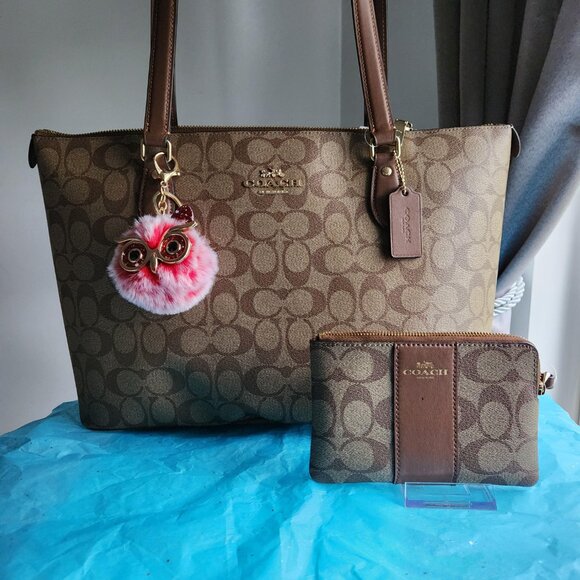 Coach NWT Gallery Signature Canvas Khaki/Saddle Tote, wristlet set, 4FER - Picture 3 of 11